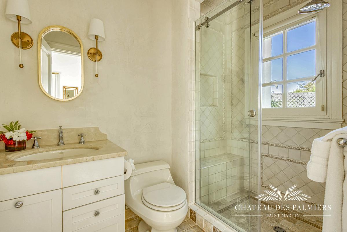 36.Location villa Chateau des Palmiers accés mer Terres Basses Saint Martin